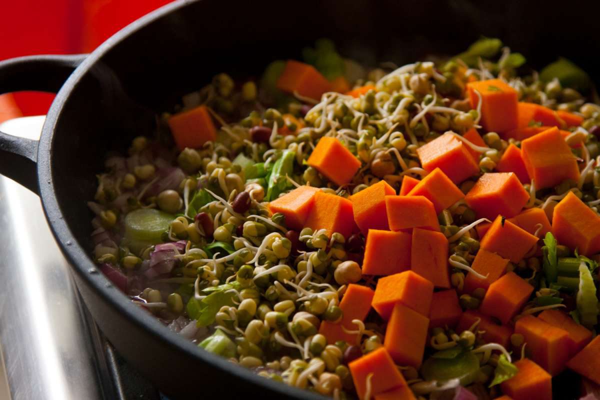 הבלוג של לייזה פאנלים | יומן מטבח קטן של עקרת בית גדולה | נבטוג'דרה-מג'דרה מטרפת מקוסקוס מלא ונבטוטים 2