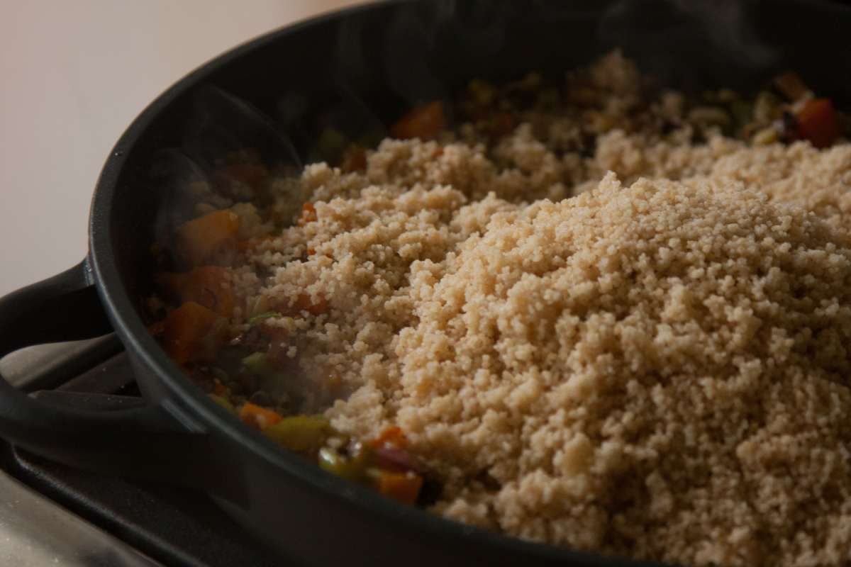 הבלוג של לייזה פאנלים | יומן מטבח קטן של עקרת בית גדולה | נבטוג'דרה-מג'דרה מטרפת מקוסקוס מלא ונבטוטים 5